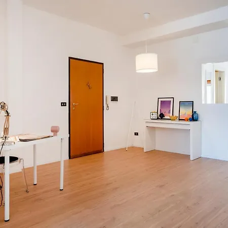 Guesthost - & Elegant Loft - With Balcony Lejlighed *