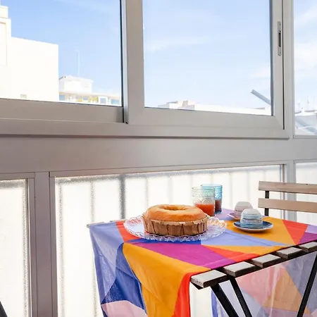 Guesthost - & Elegant Loft - With Balcony Lejlighed *