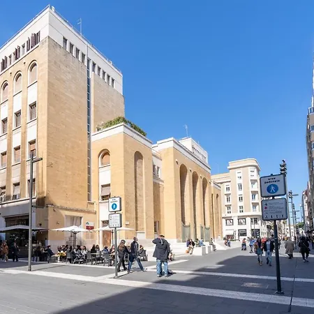 Guesthost - & Elegant Loft - With Balcony