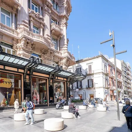 Guesthost - & Elegant Loft - With Balcony バーリ