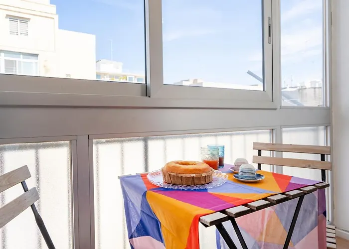 Guesthost - & Elegant Loft - With Balcony Appartamento *